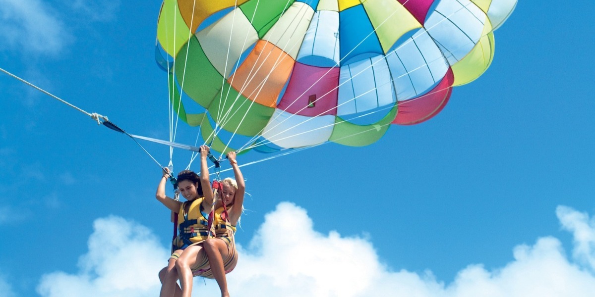 Parasailing at Ile aux Cerfs